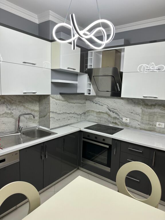 Affittasi duplex 4+1+3 + posto auto