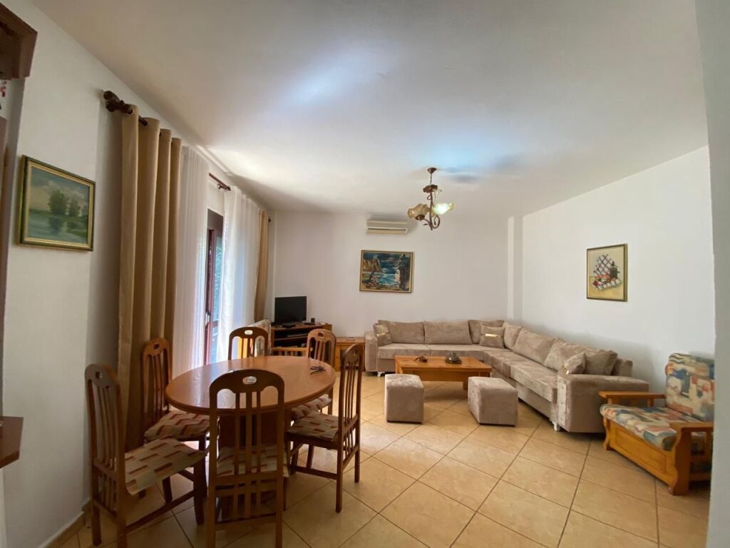 Apartament 2+1 Me Qira tek Mbikalimi i Komuna e Parisit