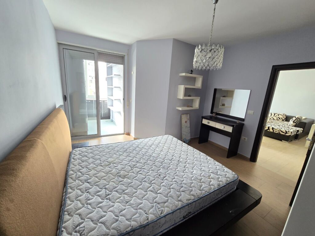 Shitet, Apartament 2+1+2, Pranë Ish URT – Durrës.