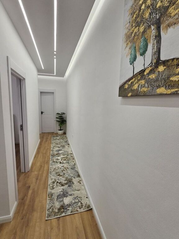 🏡 Shitet apartament 2+1 te Pallatet Çabej