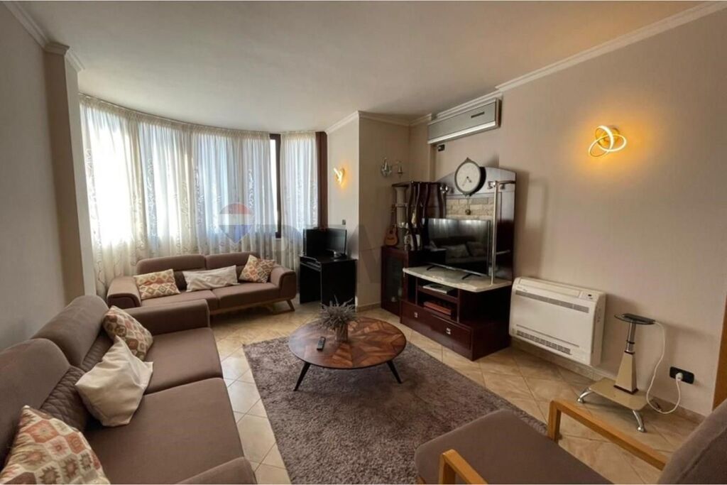 Apartament 2+1+2 Rruga Elbasanit