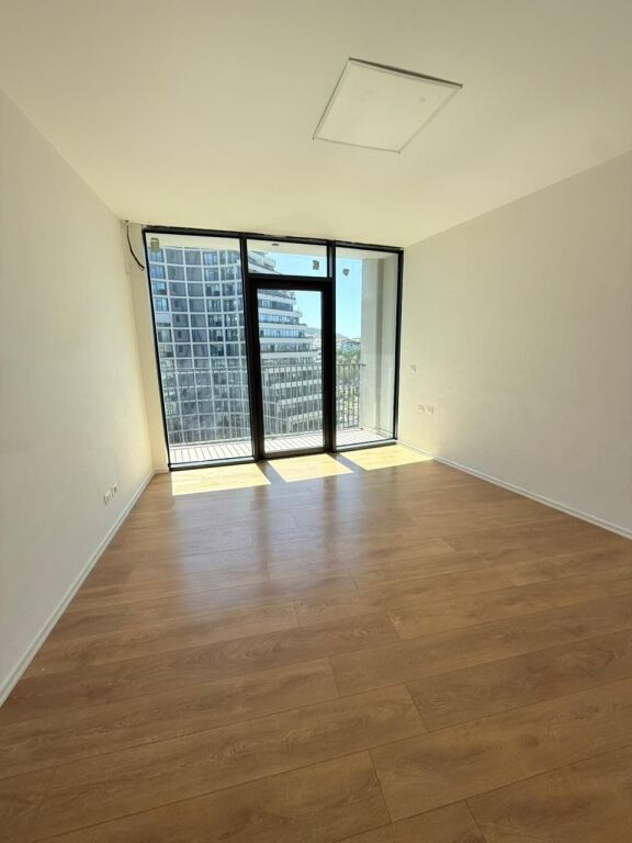 🏢 SUPER OPZIONE per Ufficio o Business – Lake View Residence