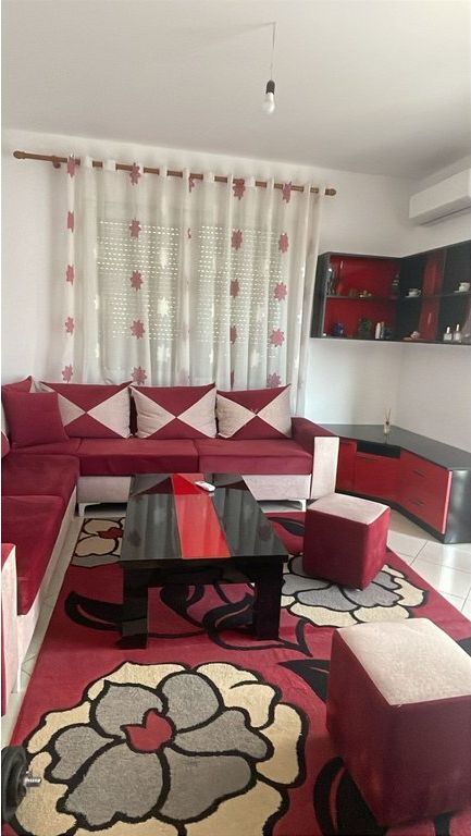 Apartament 2+1 per Qira në Fresk, Prane Pasticeri Melisa