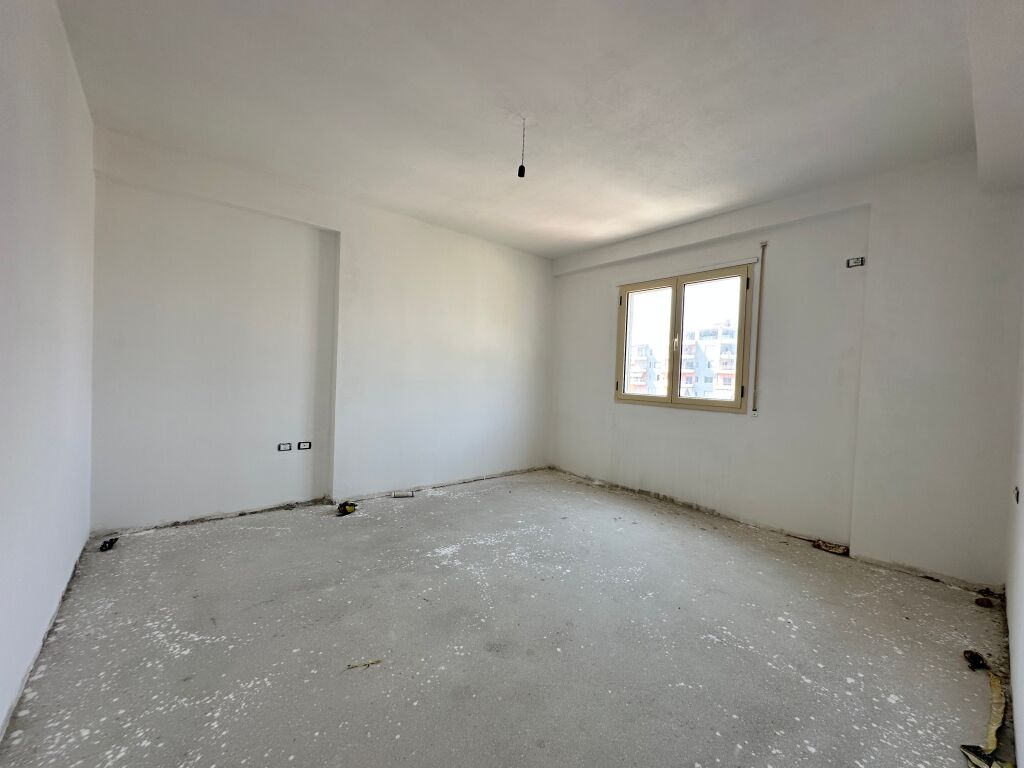 Apartament me pamje nga deti për shitje Lungomare Vlore
