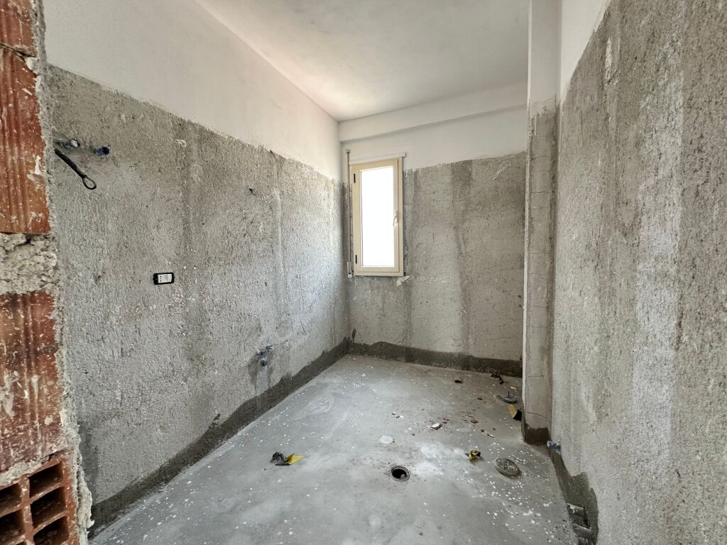 Apartament me pamje nga deti për shitje Lungomare Vlore