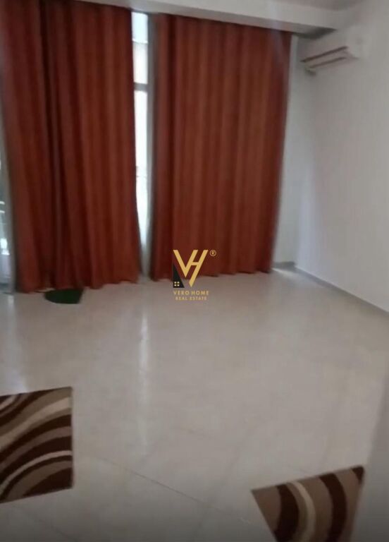 VENDESI APPARTAMENTO 2+1+2+BLK ALLA KOMUNA DI PARIGI 360.000 EURO