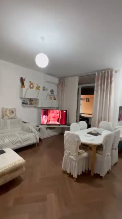 Shitet apartament në astir