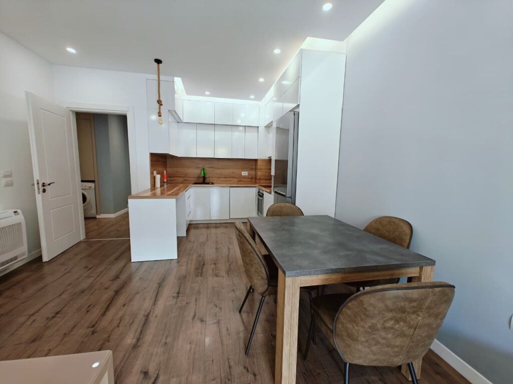 Appartamento - In Affitto - Complesso Kinostudio, Tirana(ID: 530581010-86)