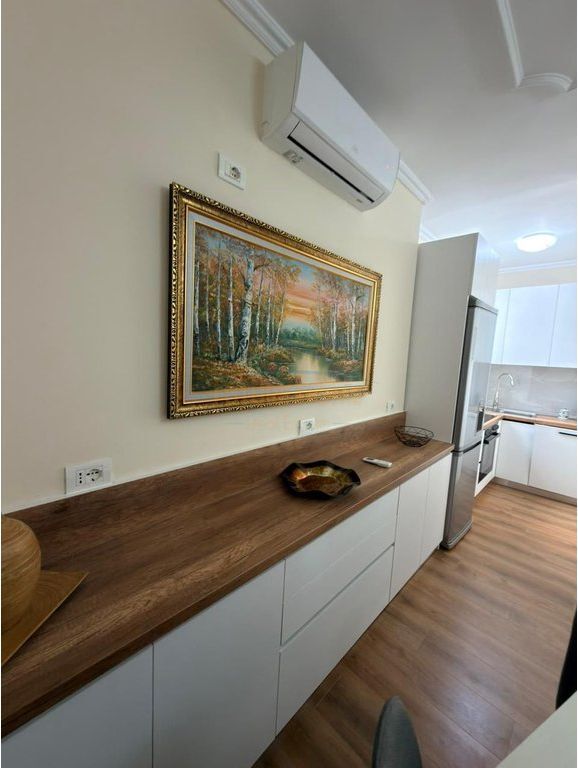 Qira, Apartament 2+1+2 Poste Parkimi, Pazari i Ri.