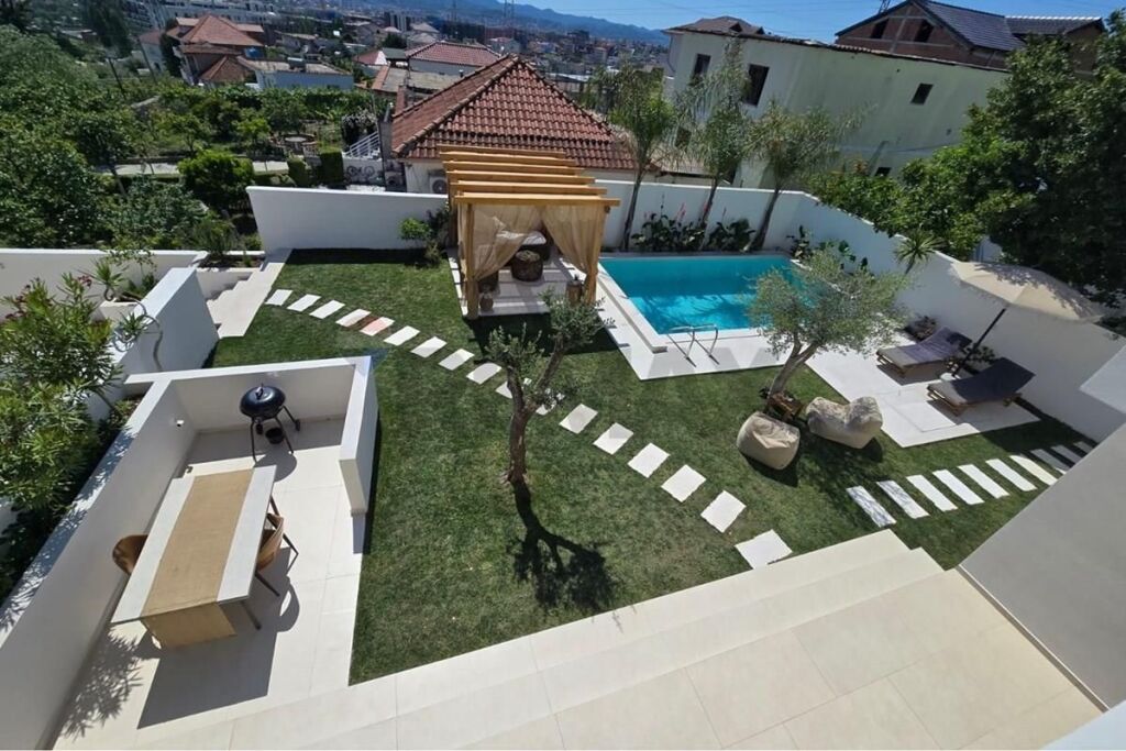 Vilë - Për Shitje - Paskuqan, Tiranë(ID: 530411003-952)