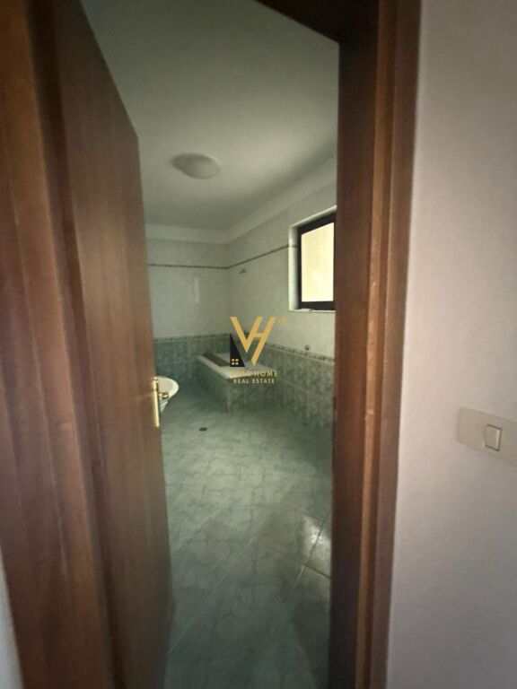 JEPET ZYRE 187 M2 ME QIRA NE BLLOK 3.366 EURO