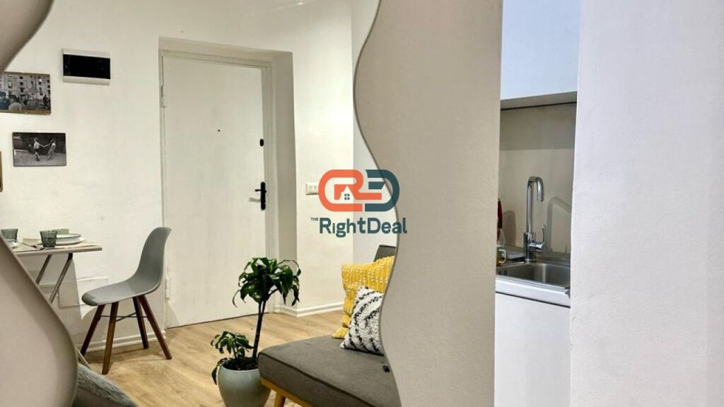 Tek Liqeni Artificial, Jepet Me Qira Apartament 1+1, Super I Investuar !!!