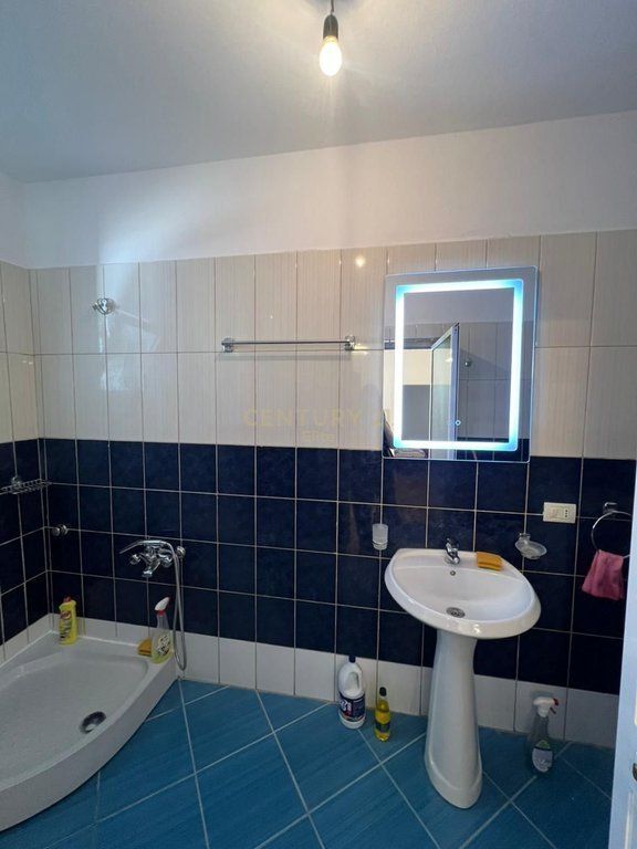 Appartamento 2+1 in Affitto a Kodra e Priftit, Tirana - 50.000 Lek | 109,3 m² EL141816