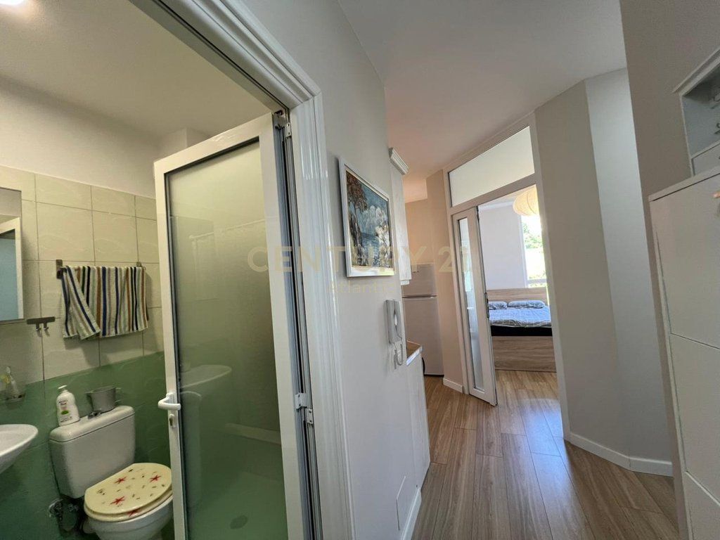 SHITET APARTAMENT ME PAMJE DETI VIJE E PARE ME DETIN TEK SHKEMBI I KAVAJES NE DURRES