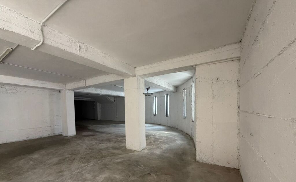 MAGAZINE ME QERA 500 M2 SHKOZE 200.000 LEKE FH-76272