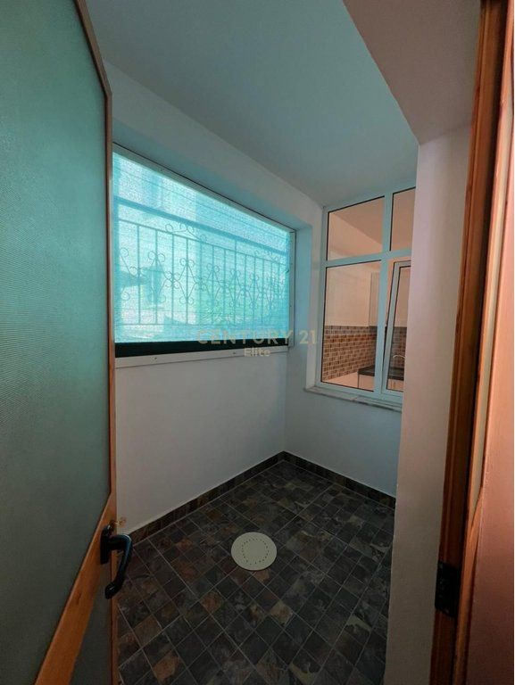 Appartamento 2+1 in Affitto a Kodra e Priftit, Tirana - 50.000 Lek | 109,3 m² EL141816
