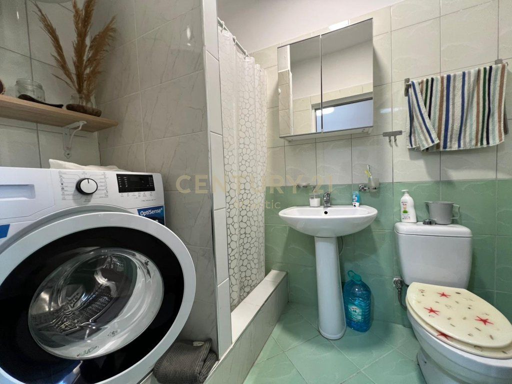 SHITET APARTAMENT ME PAMJE DETI VIJE E PARE ME DETIN TEK SHKEMBI I KAVAJES NE DURRES