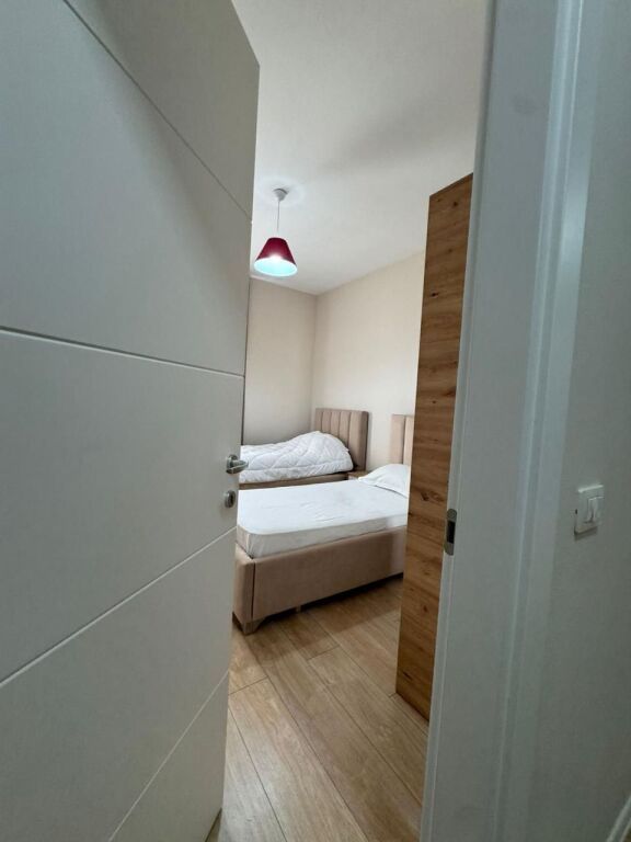 Apartament 1+1 per qira tek Rruga e Kosovareve.