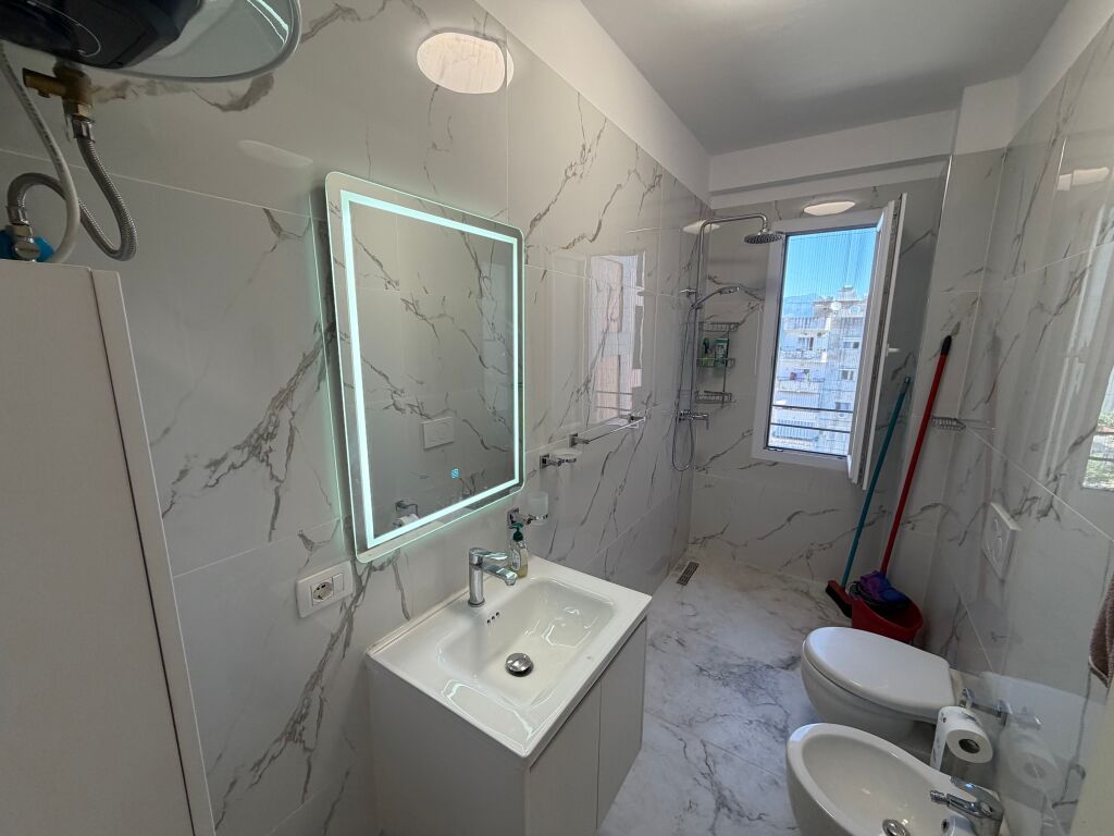 Shitet Apartament 2+1 Ish Fusha Aviacionit