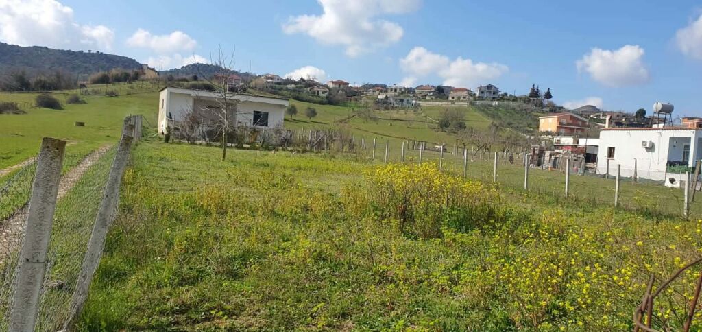 TERRENO IN VENDITA 1760 M2 + CASA VECCHIA, VORE