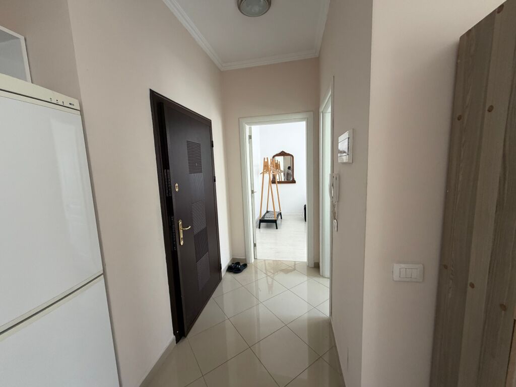 1+1, partially furnished, new market and for airbnb, 600 thousand leke