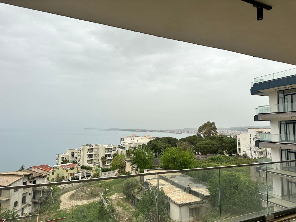 Appartamento con vista mare in vendita a Vlora