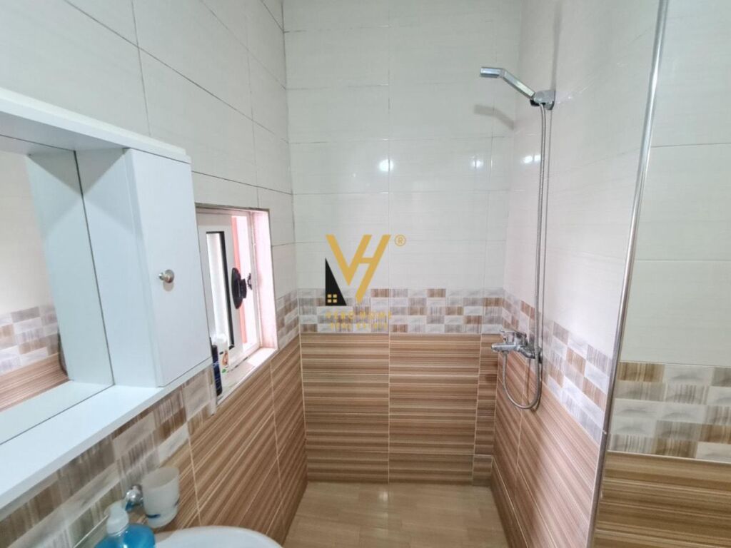 JEPET GARSONIERE 35 M2 ME QIRA TE RRUGA E DIBRES 40.000 LEKE