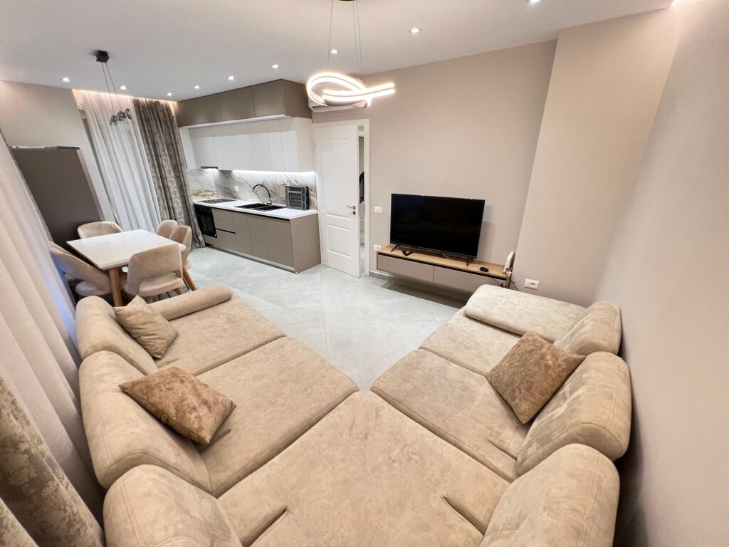 📣 AFFITTO SUPER Appartamento 1+1 📍 Vila L 2 , Astir , Tirana. ✨    💶 Prezzo 450 euro