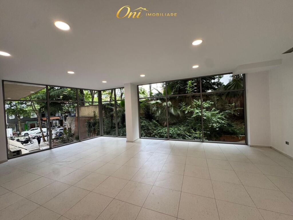 BUSINESS PREMISES FOR RENT 64M2 QSUT