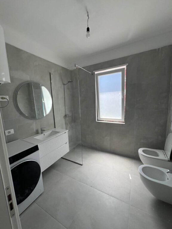 Apartament 2+1 per qera Univers City !