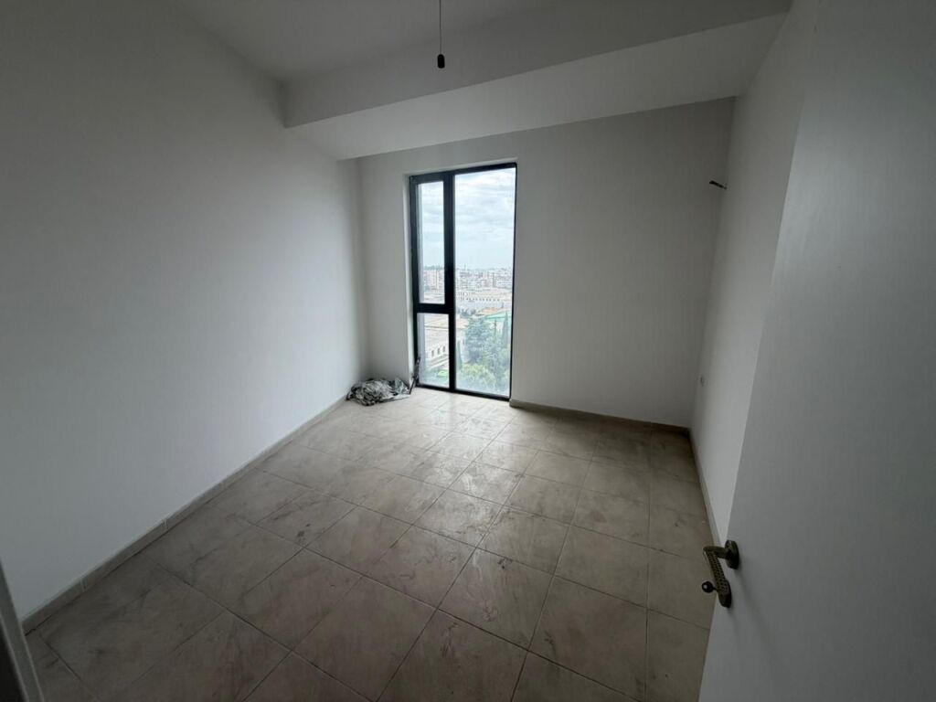 🏢 Appartamento 1+1 in affitto 📍 Di fronte all'Ospedale Americano 3💰 Prezzo: 40.000 Lek/mese