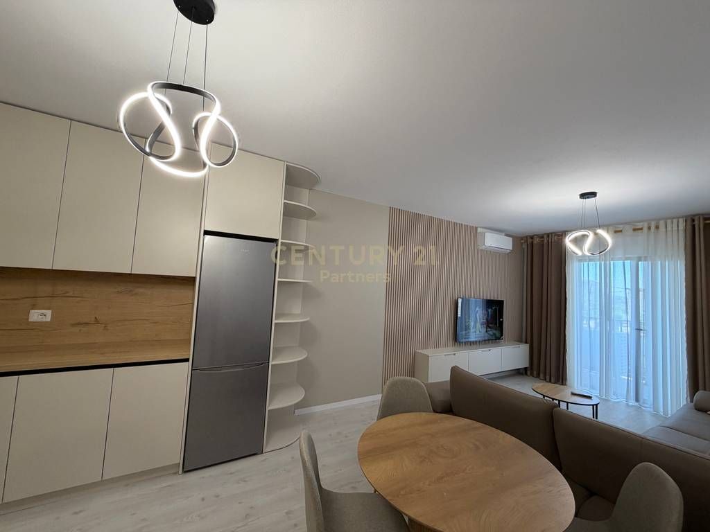 AFFITTIAMO APPARTAMENTO 2+1+DEPOSITO A KOMBINAT! 450 € /Mese