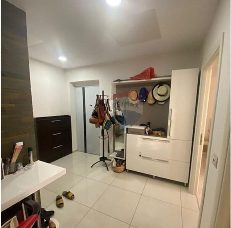 Apartament 2+1 per shitje ne Laprake!