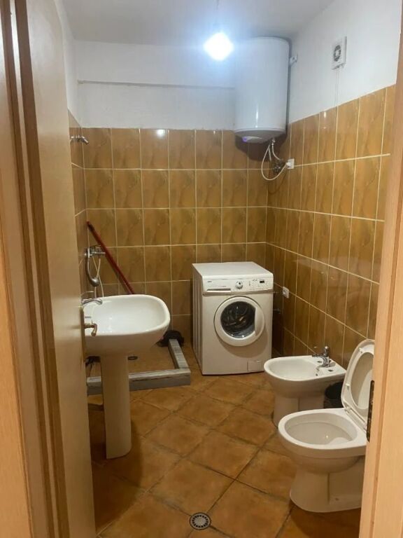 APARTAMENT 1+1. 300 EURO.FRESK