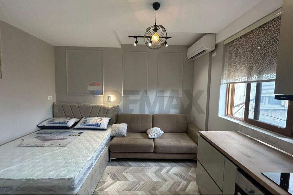 Shitet Apartement 3+1+2 ne qender