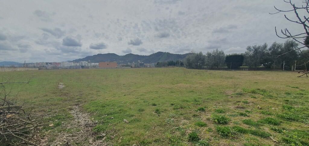 VILLA SU TRE PIANI IN VENDITA  - VORE