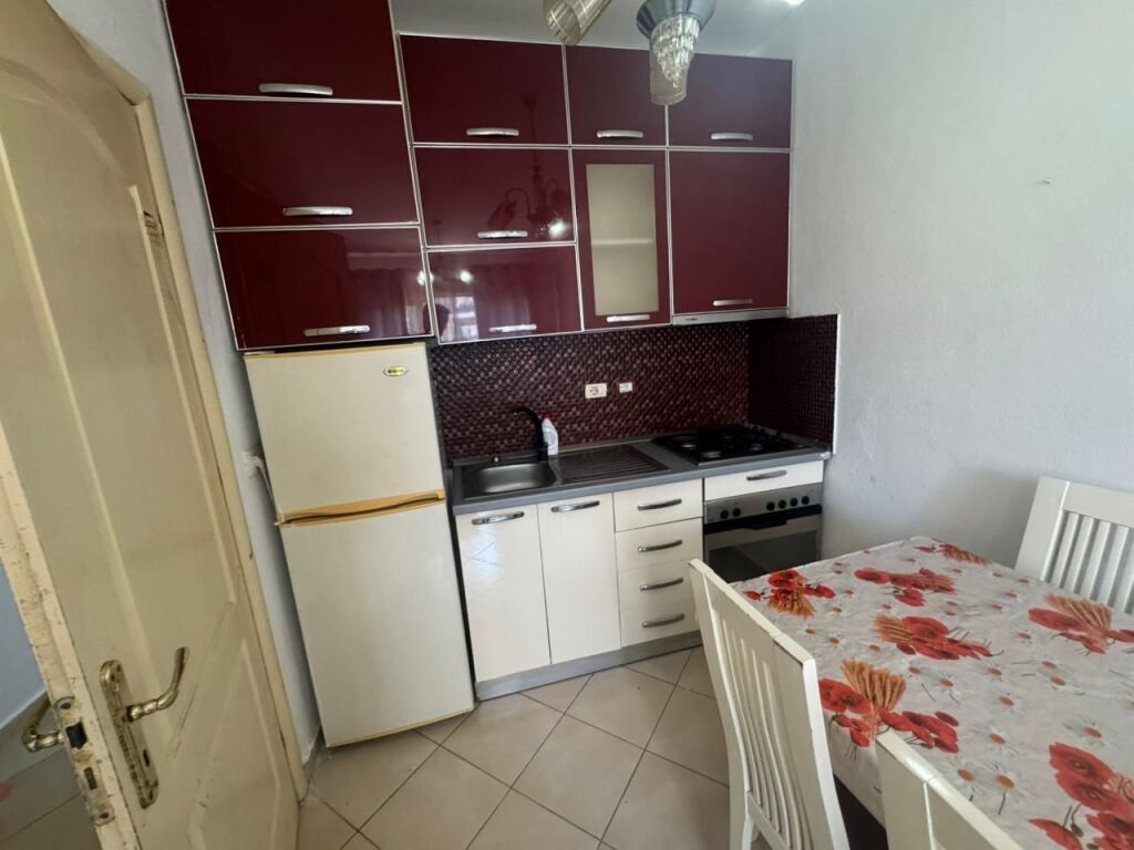 Apartament 1+1 me qira – Astir, Unaza e Re !