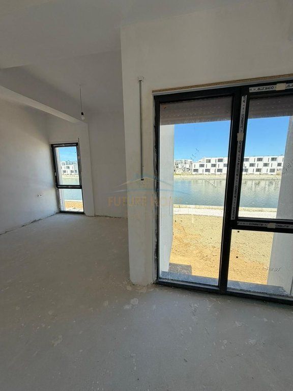 Shitet, Vilë, Turquoise Marina, Hamallaj, Durrës.