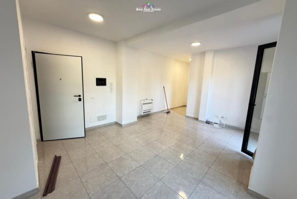 Ufficio in Affitto 2+1 Vicino al Mercato Nuovo (ID BZ2982) Tirana