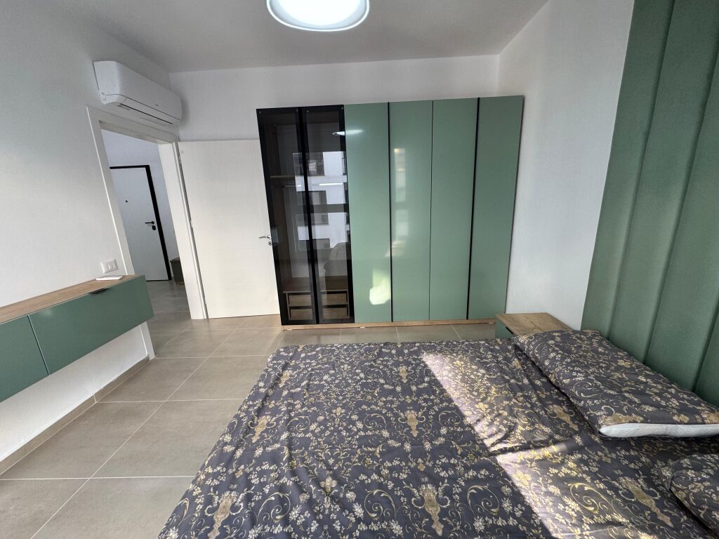 Shitet Apartament 1+1