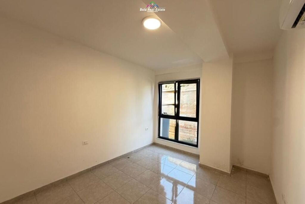 Ufficio in Affitto 2+1 Vicino al Mercato Nuovo (ID BZ2982) Tirana