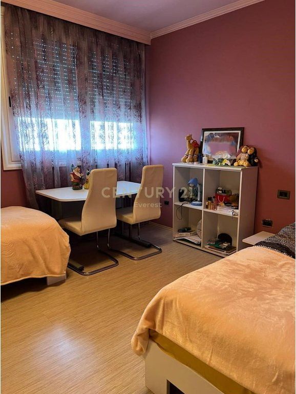 EX ESPOSIZIONE, AFFITTIAMO APPARTAMENTO 2+1+2 1.000 € /Mese