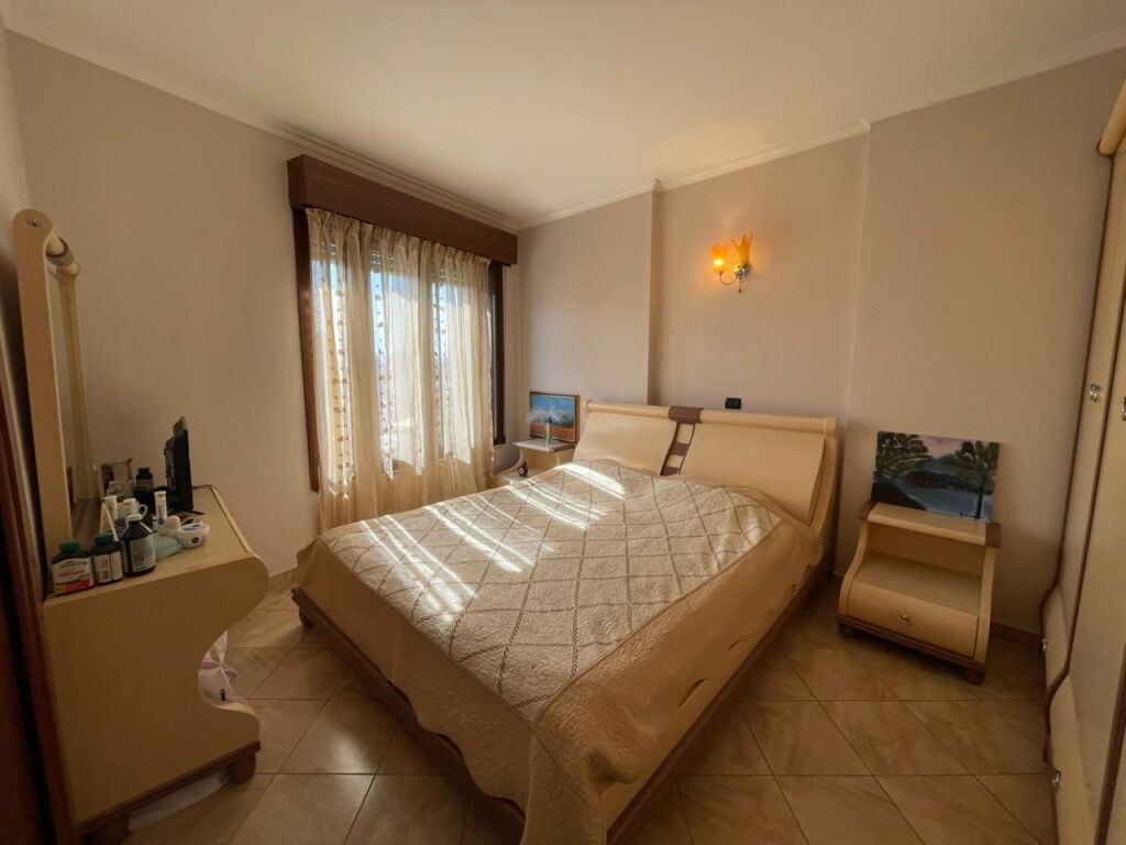 Appartamento 2+1+2 in vendita in via Elbasanit