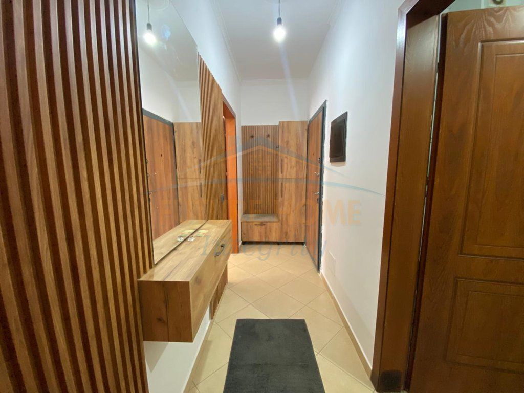 Qera, Apartament 1+1, Fresku, Tiranë.