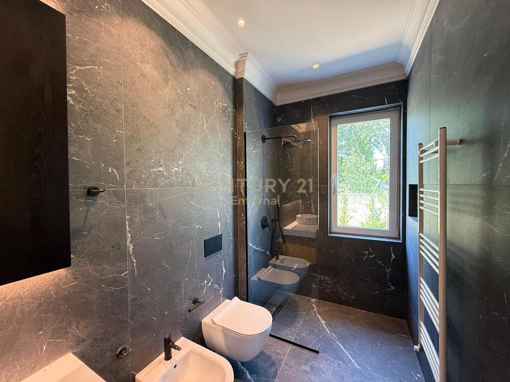 Vile luksoze me qira tek Rolling Hills 2 5,000 € /Muaj Sip. Totale  647m2  Sip. e brendshme  391m2