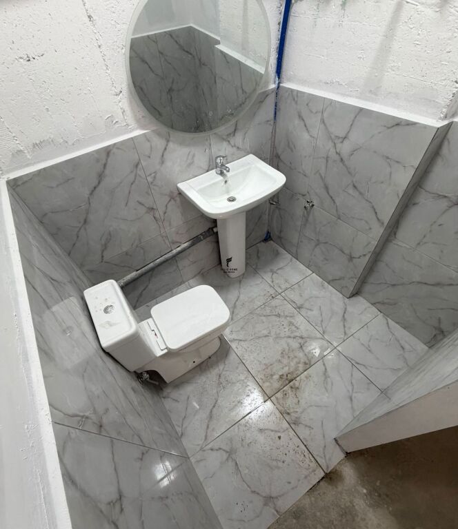 MAGAZINE ME QERA 500 M2 SHKOZE 200.000 LEKE FH-76272