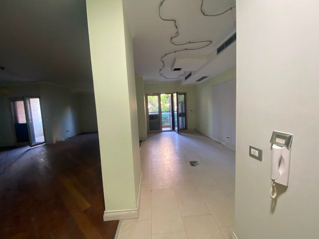 Jepet me Qira Ambient Zyre 104 m² tek 9-Katëshet – Ideal për Klinika &amp; Zyra !!