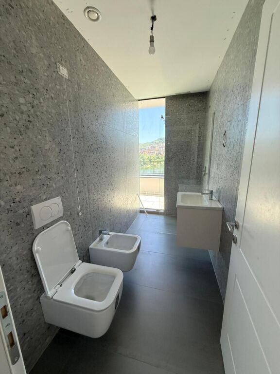 🏢 OFFICE/BUSINESS SPACE FOR RENT – LAKE VIEW RESIDENCE ARTIFICIAL LAKE