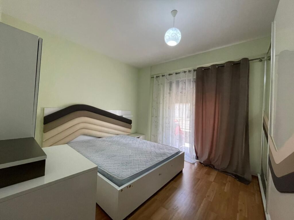 Apartament 2+1 per qira tek Liqeni i Thate.