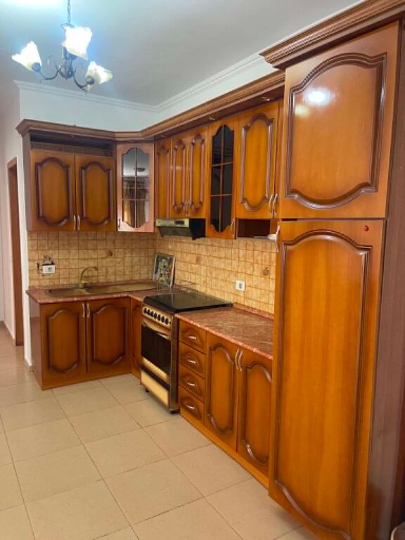 Apartment 2+1+2+balcony for rent, 650 euros, 3rd floor, center
